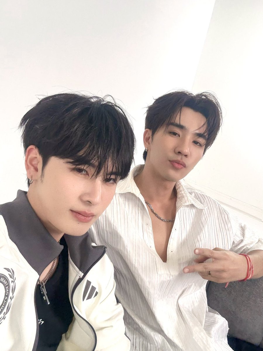 รักครูเท่าโลกเลย Love You Teacher tweet media