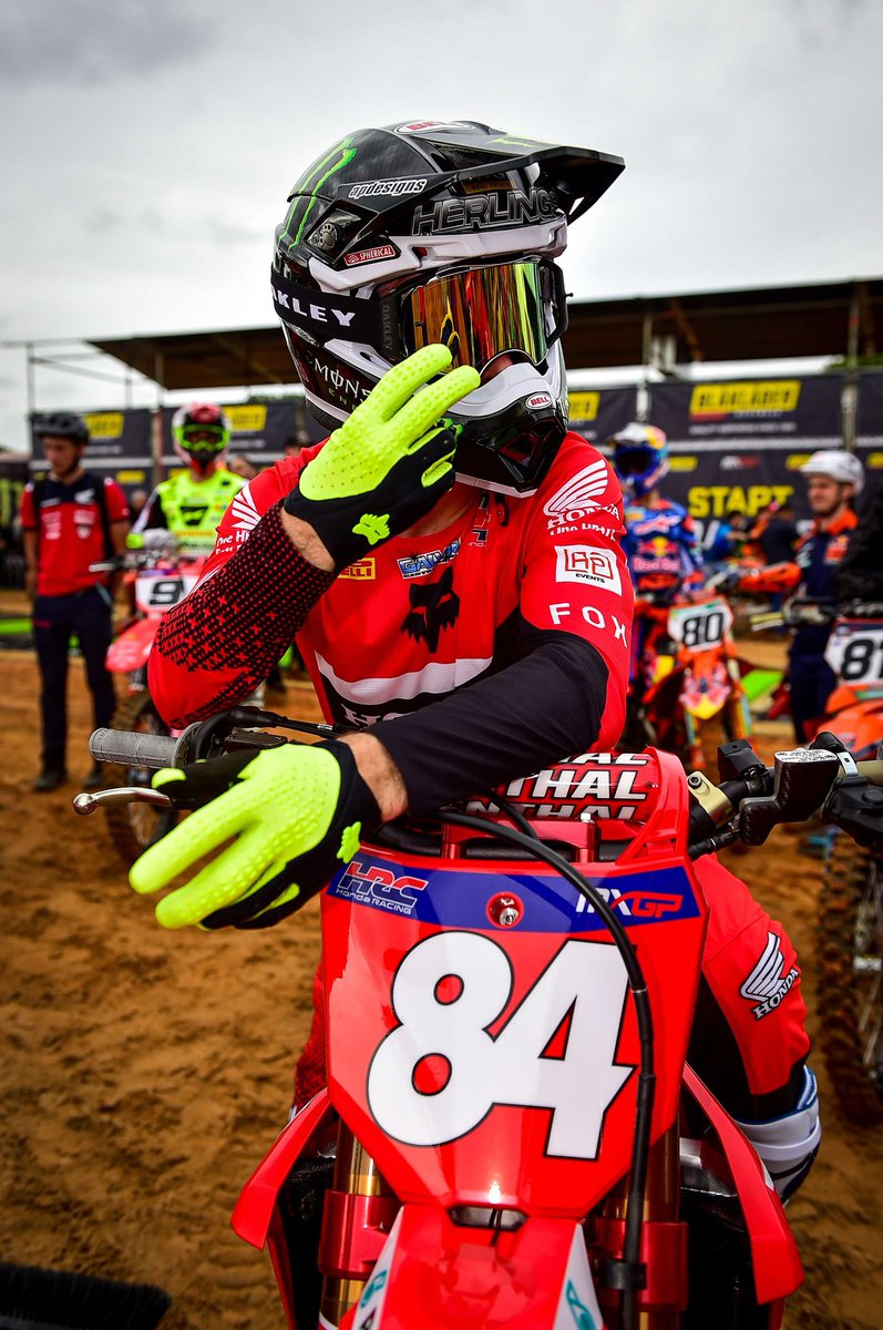 mxgpstatistics's tweet photo. Op 31 oktober 2021 reed Jeffrey Herlings voor de laatste keer met de #Redplate . In Arco di Trento verloor hij die aan Febvre om 10 dagen later alsnog de wereldtitel te veroveren! #MXGPStatistics #Beup2date #PoweredbyKEMCO #KEMCOMotorsportArchives #MXGP https://t.co/oFjKZWnX2c