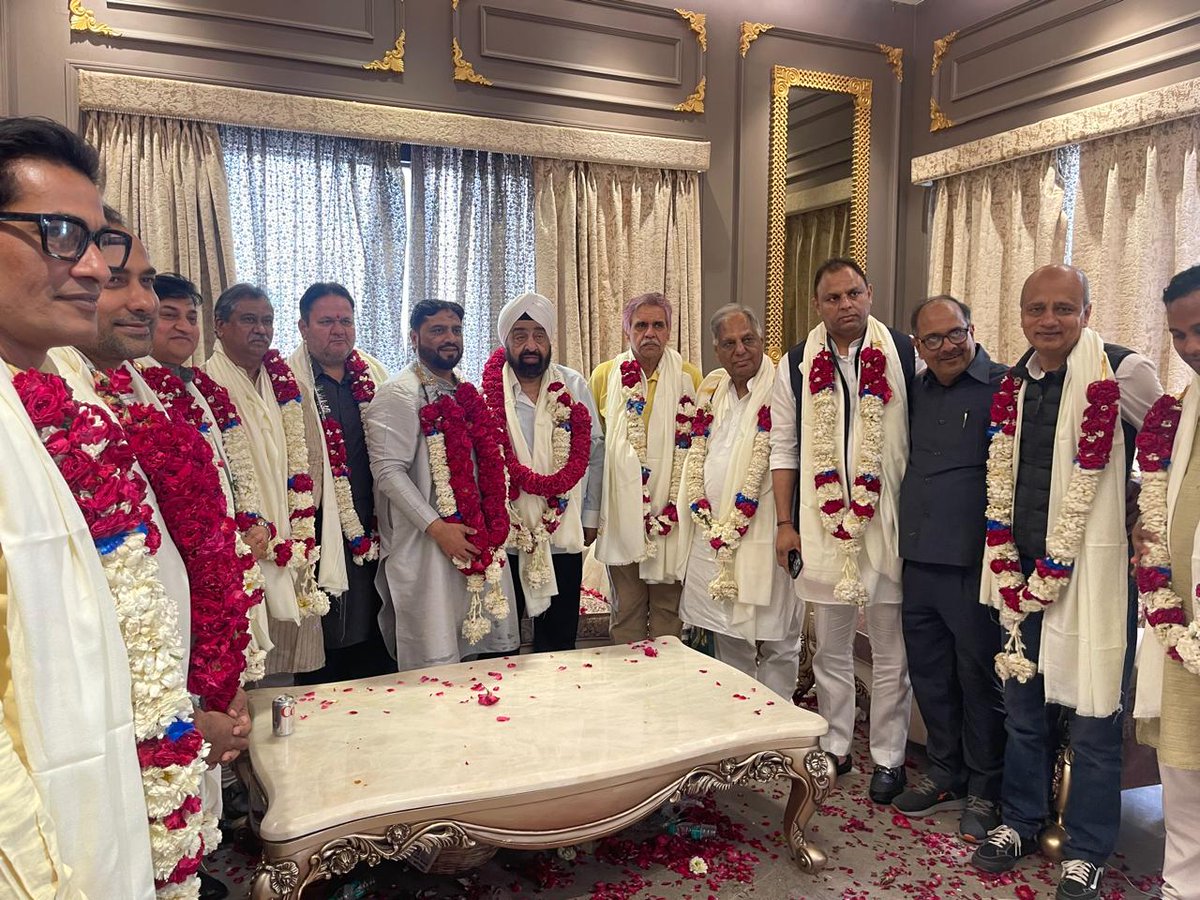 INCRachnatmak's tweet photo. रचनात्मक कांग्रेस के राष्ट्रीय अध्यक्ष संदीप दीक्षित जी ने सिविल लाइंस नई दिल्ली स्थित उस्मान भाई द्वारा आयोजित ईद मिलन समारोह में शिरकत की।

 सभी देशवासियों को ईद मुबारक 🌙 https://t.co/97GZJ1ql96