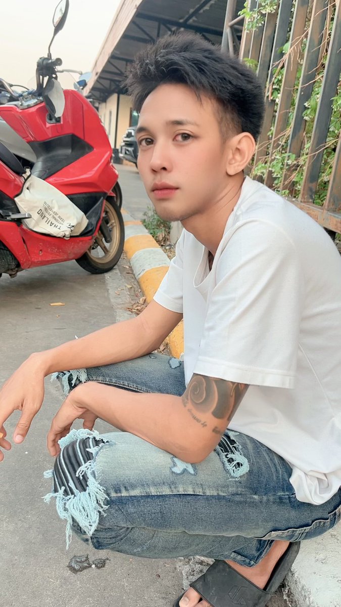NickLpk7a's tweet photo. เหงาาาจัง  #ลาดพร้าว https://t.co/S5JrAwW9sC