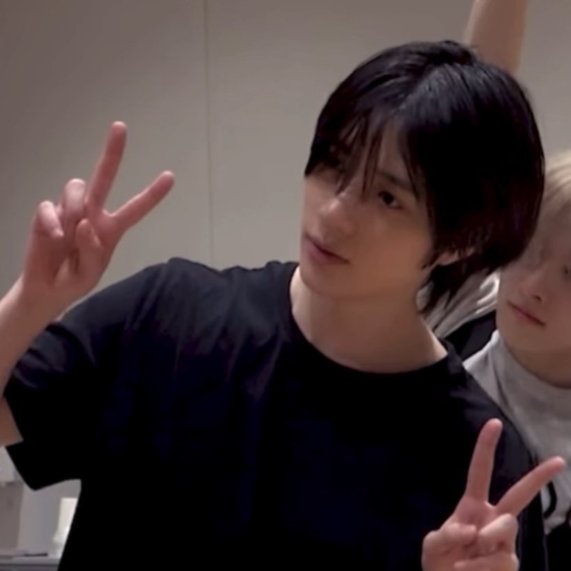 밤왼.zip tweet media