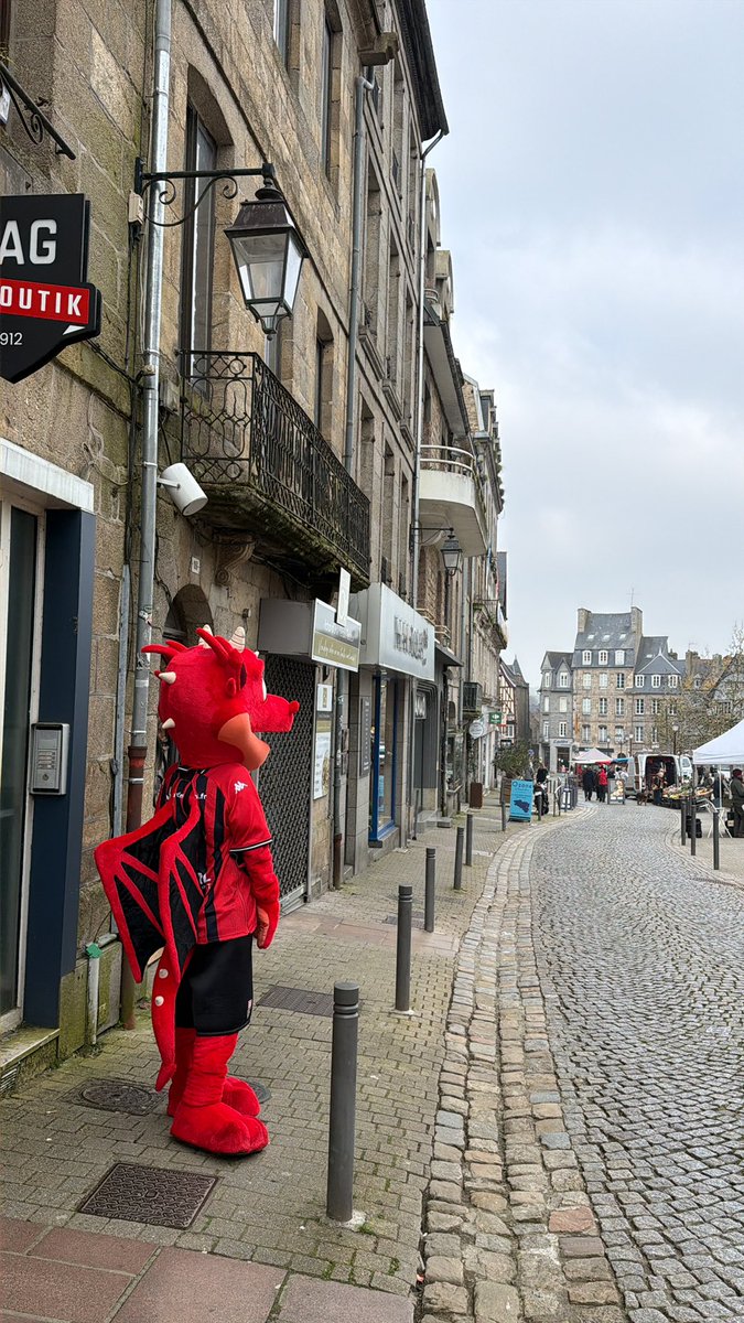 Vaker #KitaOut tweet media