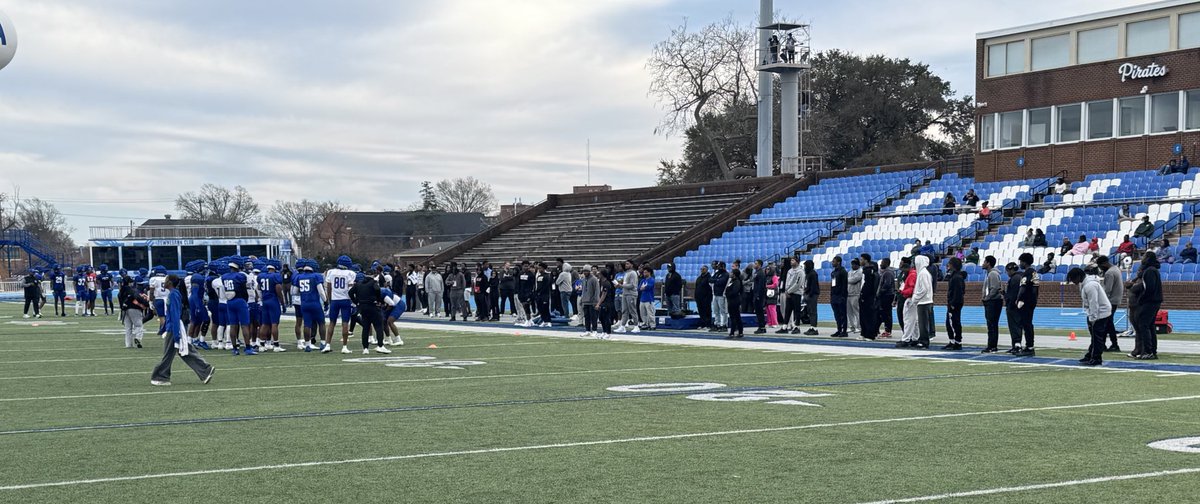 Coach Kenny Ray tweet media