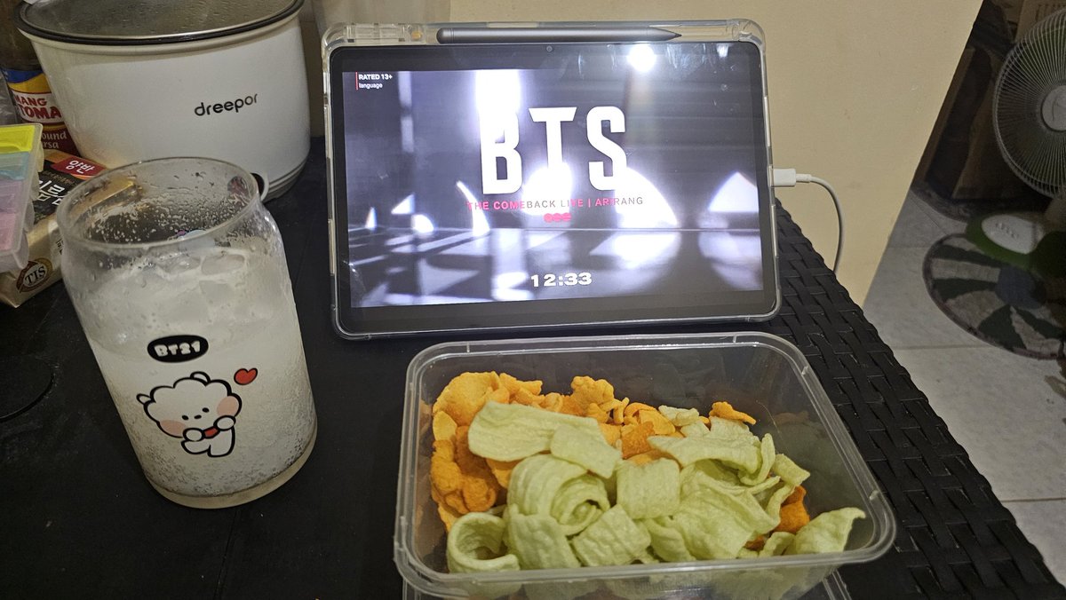 kaye_raine's tweet photo. #BTSARİRANG #bts_worldtour_arirang_liveviewing https://t.co/nWaxYBEOLg