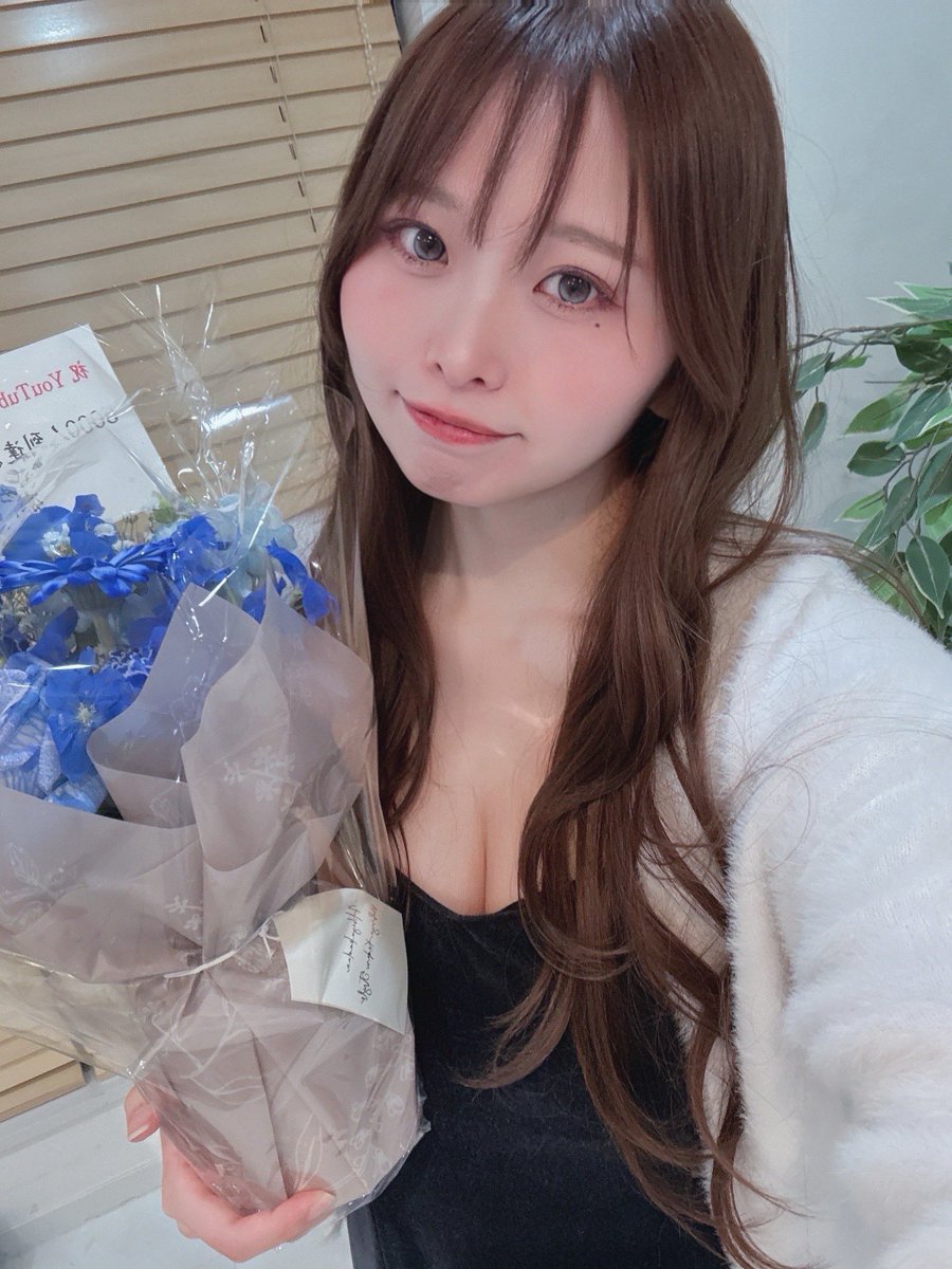 soramine_rin's tweet photo. 【公開日変更のお知らせ】

本日公開予定だった動画ですが、
公開を【明日22日 20:00】に変更させていただきます。

楽しみにしてくれていた皆様、大変申し訳ございません🙇‍♀️

明日の動画はソラオト5000人企画・後半戦としてかなり濃い内容になっています✨
前半をまだ見ていない方はぜひご視聴ください！

果たして6人の凛ちゃんずのうち誰が彼氏となるのか…
お楽しみに！

#ソラオト
🔗 リンクはプロフのHPから