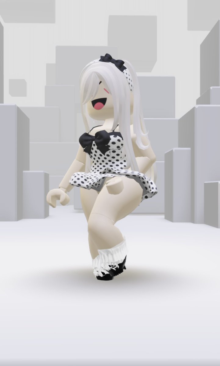 daniela_4489's tweet photo. Quien para detonar en Roblox? 🙏🙏

#Roblox #condos #Sex https://t.co/FwdTsYediO
