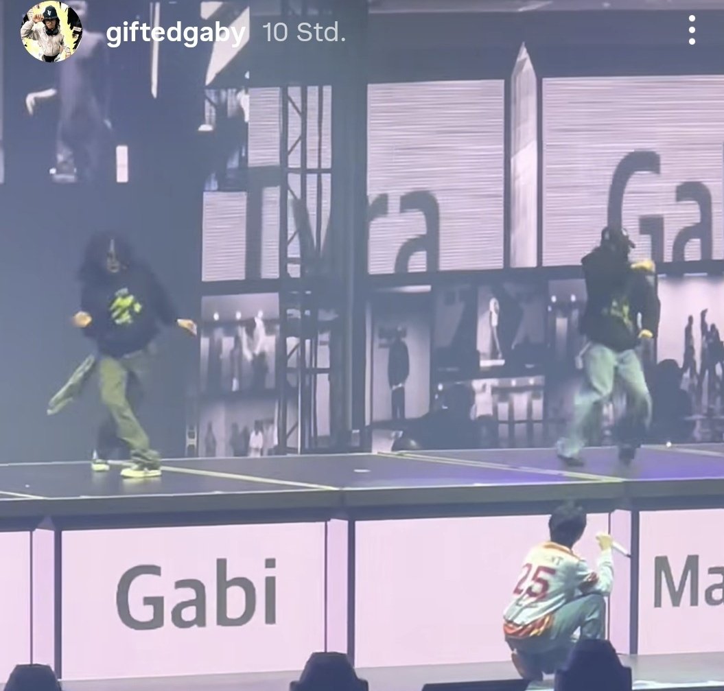 bluehoya_'s tweet image. Hoseok really built a great dance team, they had the best time!
Still missing #HopeOnTheStage tour as much as we do 🥺🥰