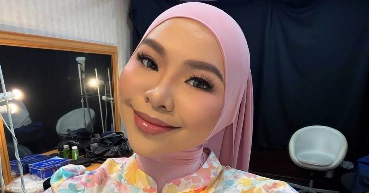 hmetromy's tweet photo. #kualalumpur #rap Meskipun menerima pelbagai reaksi, penyanyi, Aina Abdul meluahkan rasa syukur apabila karya terbaharunya yang berkonsepkan irama Arab, 'Ya Habibi Ya Aidilfitri' mula mendapat tempat di hati peminat

https://t.co/EUSyLLh2yJ https://t.co/eNMId8SlY6