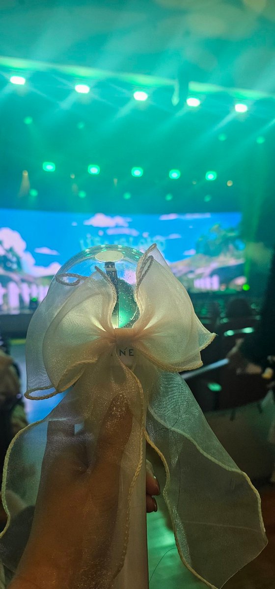 song190109's tweet photo. 들어가기 전에 인증샷 찍는 거 까먹었다가 끝나고 나와서 부랴부랴 찍음💛💛💛
오늘 너무 행복하고 즐거운 생일이었슴니다아💛💛💛
#OOTOMOOND_BDAY #어스스아일랜드 #USs_ISLAND https://t.co/jchLhpE276