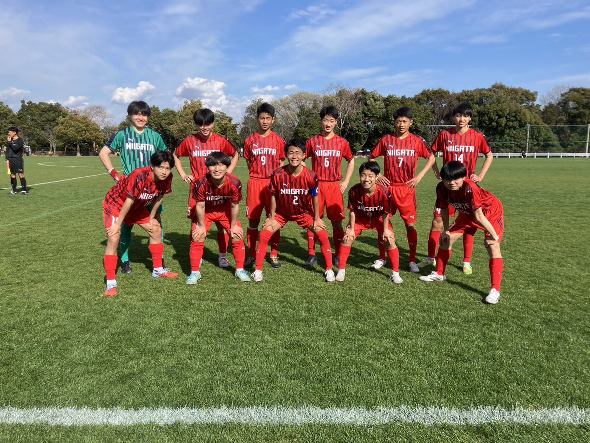 NiigataSelect's tweet photo. 第19回甲信越静U16サッカー大会
新潟県選抜2-2 PK5-3静岡県選抜
得点:黒川懐斗(長岡JYFC) 原島護世(帝京長岡) 
郷と黒川の長岡JYコンビで先制。オンゴールなどで勝ち越されるも、早生まれ根本と原島で帝京長岡コンビで同点に追いつきPK戦へ。小林が3人目を止め、全員がキックを成功し勝利！ https://t.co/yr0qbqvPt9