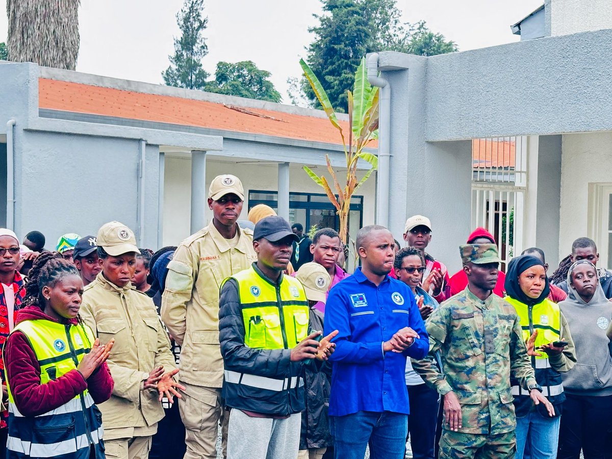 RYVCPNorthern's tweet photo. Ni umuganda wateguye na Minisiteri y'Urubyiruko kubufatanye n'izindi nzego z'urubyiruko mu rwego rwo gukomeza kunamira abazize Jenoside yakorewe Abatutsi no kwitegura kwibuka Ku nshuro ya 32 Jenoside yakorewe Abatutsi. Urubyiruko rwasabwe Kurwanya ingengabitekerezo ya Jenoside. https://t.co/9Mu6LQ0hYl