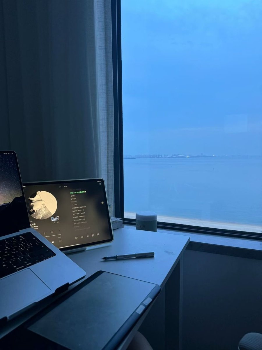 DannyBazinga's tweet image. Another late night at the desk—coffee in hand, screen glowing, but progress feels good. Who’s with me  #OvertimeVibes #WorkInProgress