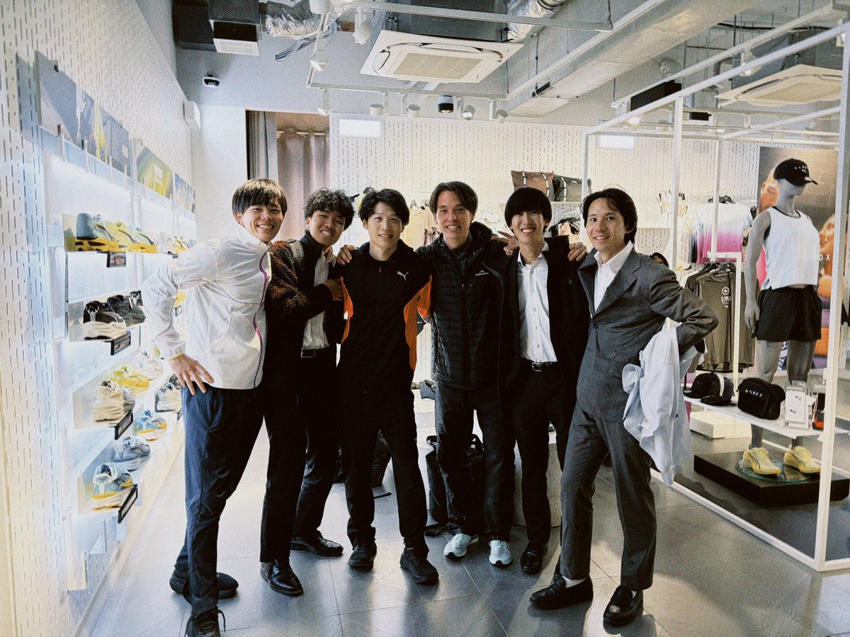 TeamNitro_staff's tweet photo. 【PUMA NITRO RUN CLUB Vol.11】

新作ELITE4で、1000mｲﾝﾀｰﾊﾞﾙ🏃‍♂️✨
170gの超軽量シューズで、楽にトレーニングをこなせました🤗

次回も是非ご参加ください👍

#pumanitrorunclub
#TeamNitro https://t.co/9mO5eXbGiv