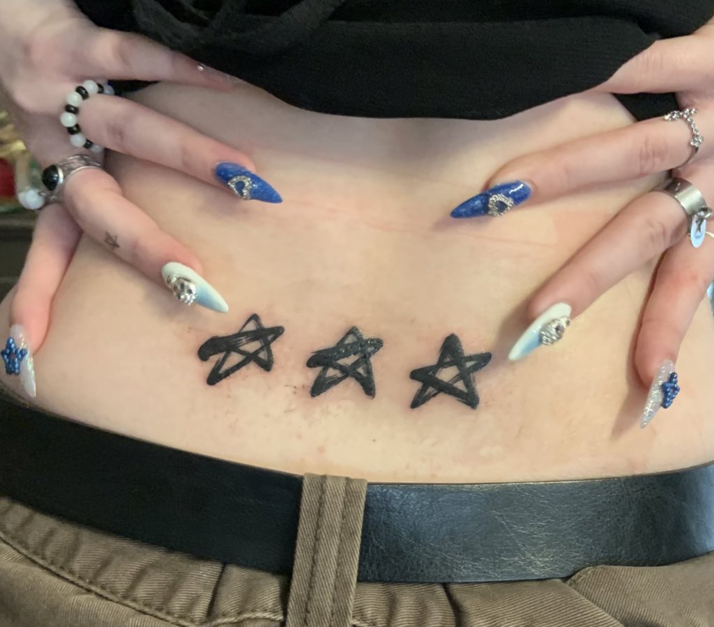 val ☆ ☆ ☆ tweet media