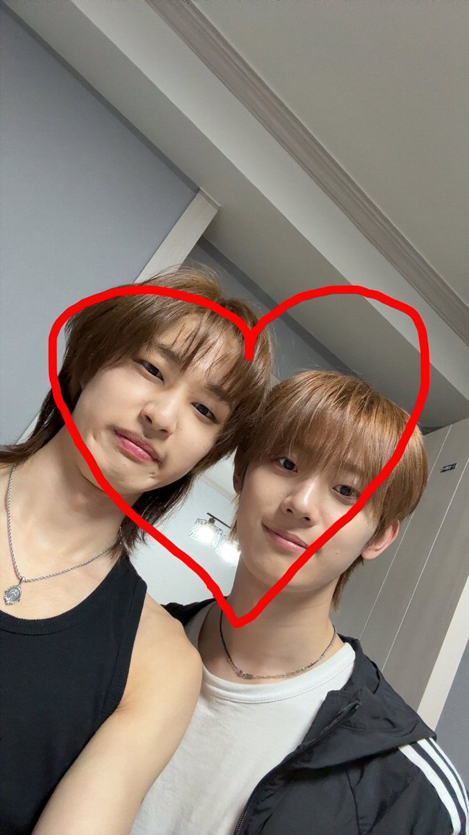 hrtzwavchat's tweet photo. 260321 ❤️📮

Youngjunie hyung!! Happie birthday, i’m really always grateful for you!!! Luvyaaa😙 https://t.co/A2wCWV0jM3