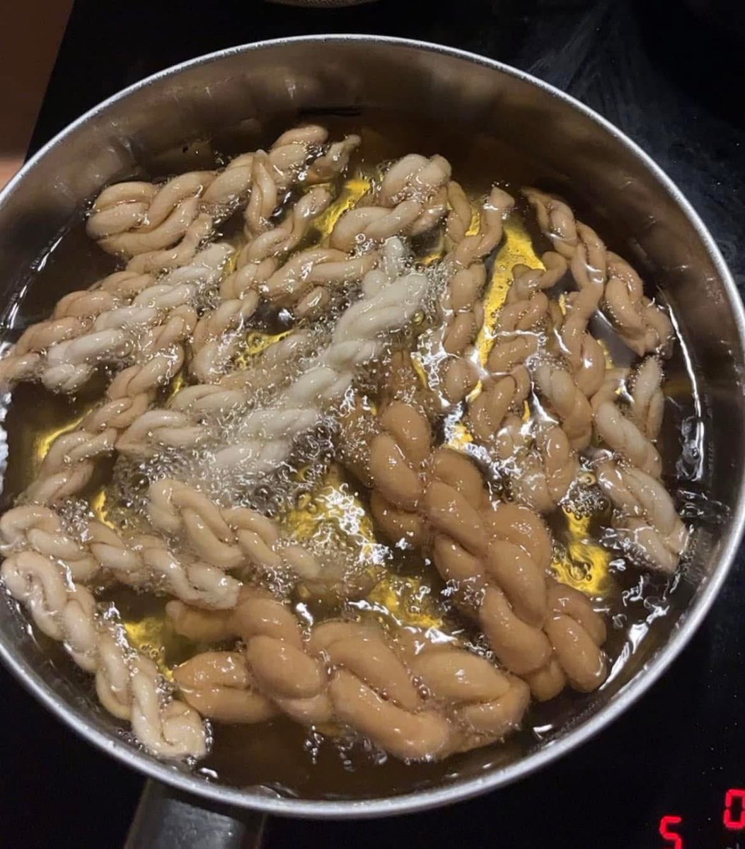 Bella. Chen tweet media