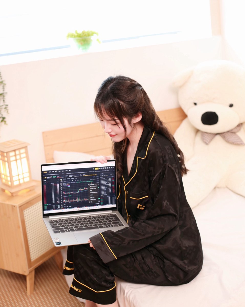 0x小师妹 tweet media