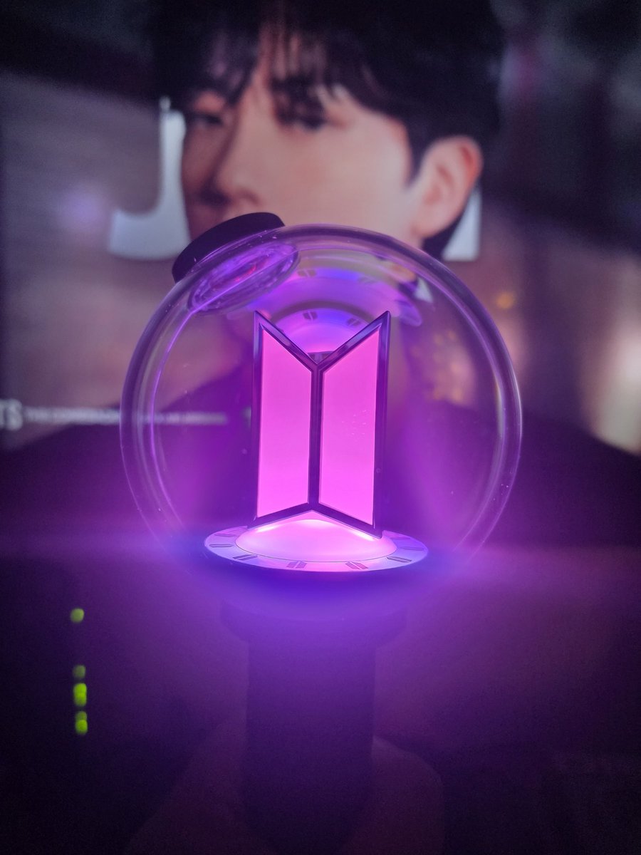 7hereforbts's tweet photo. Can't breathe 🥹

#BTSLiveOnNetflix #BTSLive #JIN https://t.co/gHpAgh71xt
