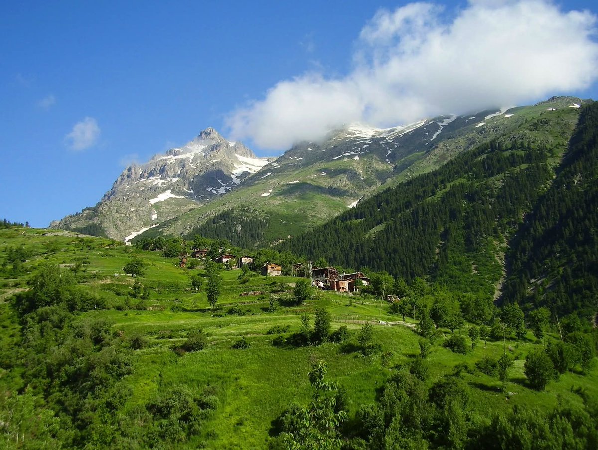 Artvin, Yusufeli'nin köylerinden çok güzel bir  görsel.
Çekim Kemal Yazıcı <a href="/kmlyazici/">Kemal Yazıcı 🇹🇷</a>