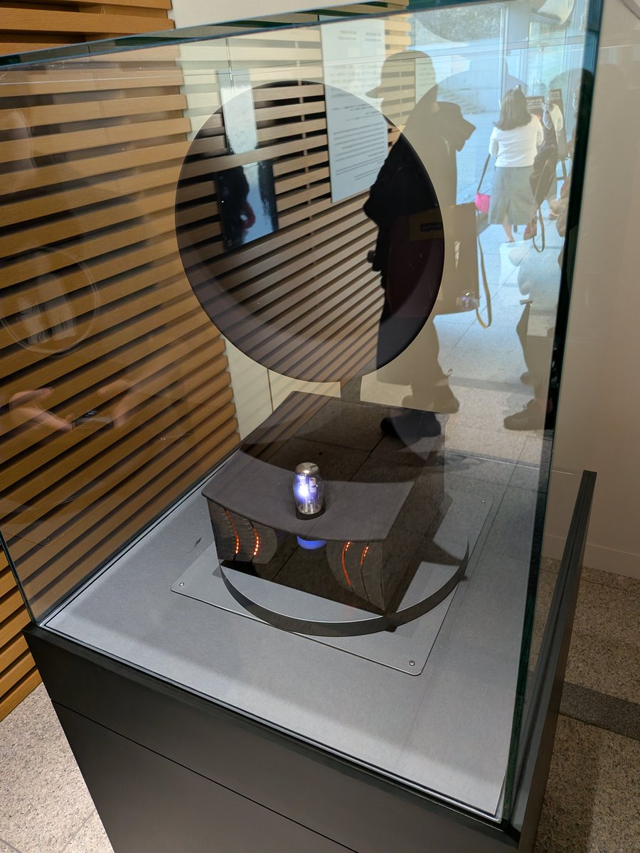 myamanari's tweet photo. ミッション∞インフィニティ｜宇宙＋量子＋芸術　展。ブラックホールレコーダー制作者の講演会がちょうどあり、大変興味深く盛会であった。基礎研究とアートは相性が良く、距離も近い。分別は明確にする前提。https://t.co/gY5MOEVMpa https://t.co/CRsCGqFJji