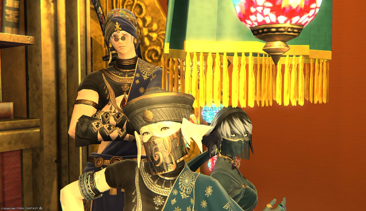 ここは混んでた！皆撮りたいですもんね。分かる。
野良さんは皆違う色だったのに、私たちは示し合わせてないのに青系統に染めてました。青って200色あんねん。
野良さん皆一礼して次の人に譲ってくださる。
Shinryu エンピ 23-24