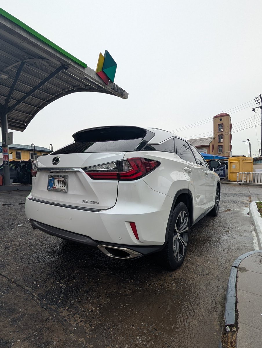 Olóyè. tweet media