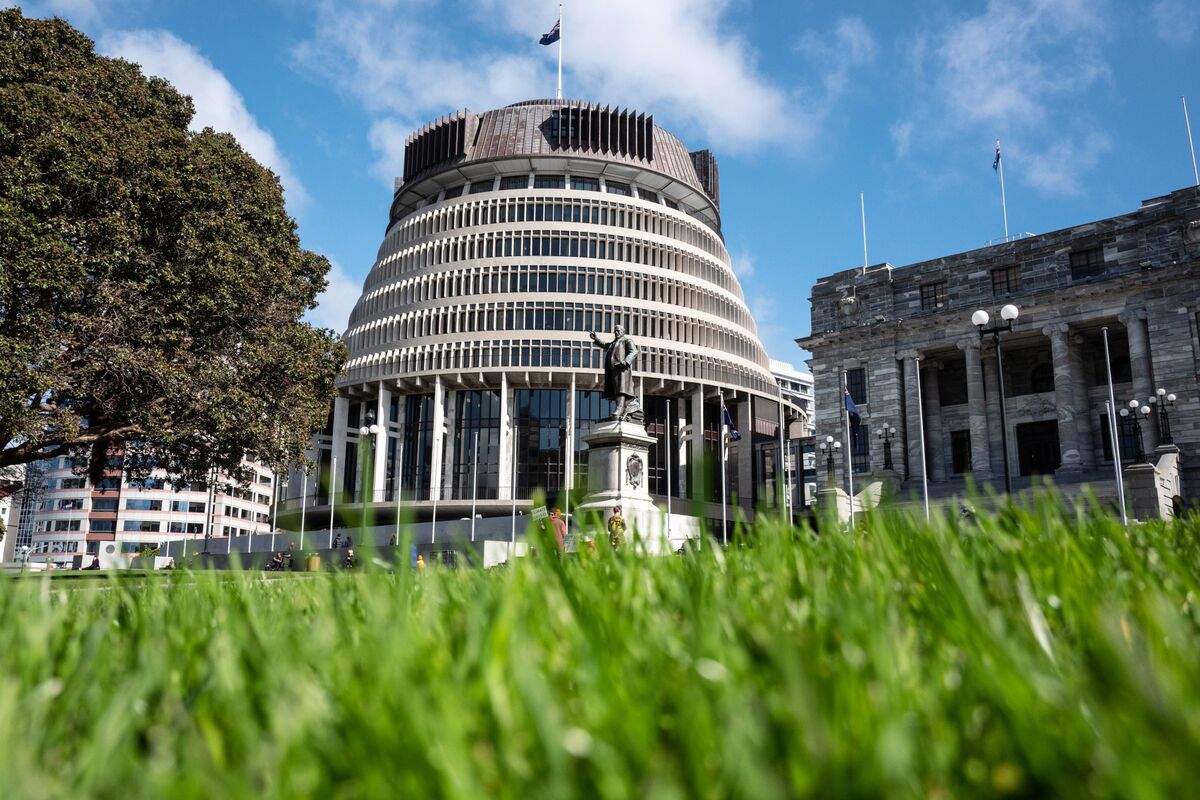 Fitch Ratings downgraded New Zealand’s credit outlook to negative, citing rising government debt and fiscal concerns, signaling potential future pressure on borrowing costs. 

$NZD $NZDUSD $NZGB $FXA