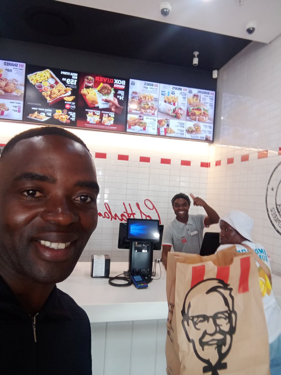 Artist TREVOR🇿🇦 tweet media