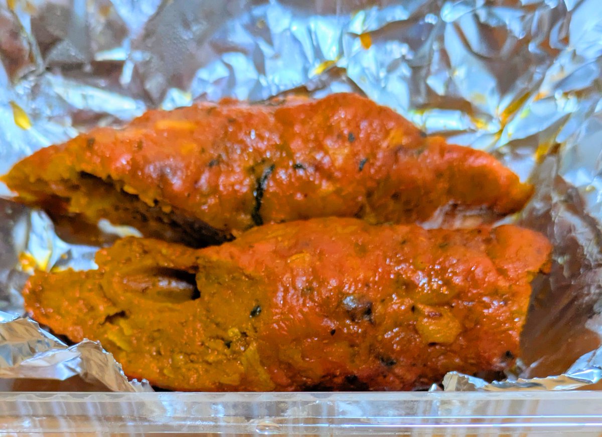 meal_log_'s tweet photo. 今日の夕食は出前館で「タイとインドのアジアンバル シムラン」のハーブ入りひき肉カレー『キーマカスリメティカレー』と、ラムとチキンのひき肉と野菜入りのソーセージ『シークカバブ』を注文。
うん、スパイシー😋
#シムラン
#インド料理
#キーマカスリメティカレー
#シークカバブ https://t.co/7MFNOyQ4jj