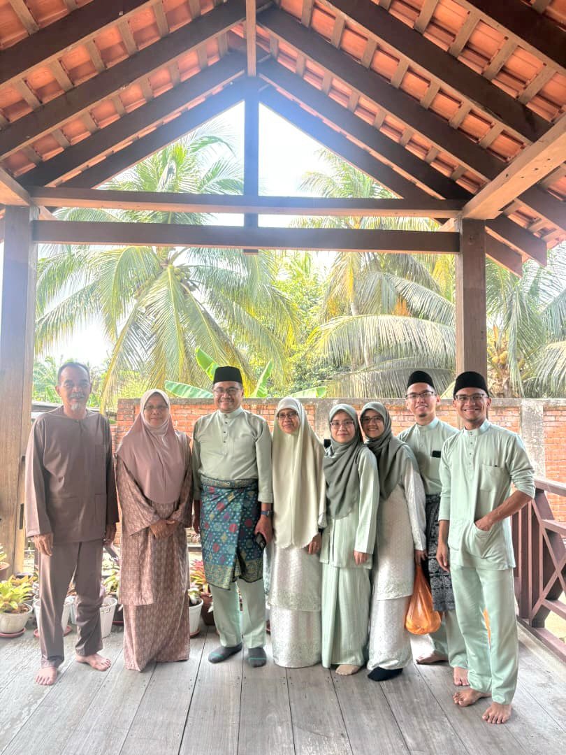 Azli Yusof tweet media