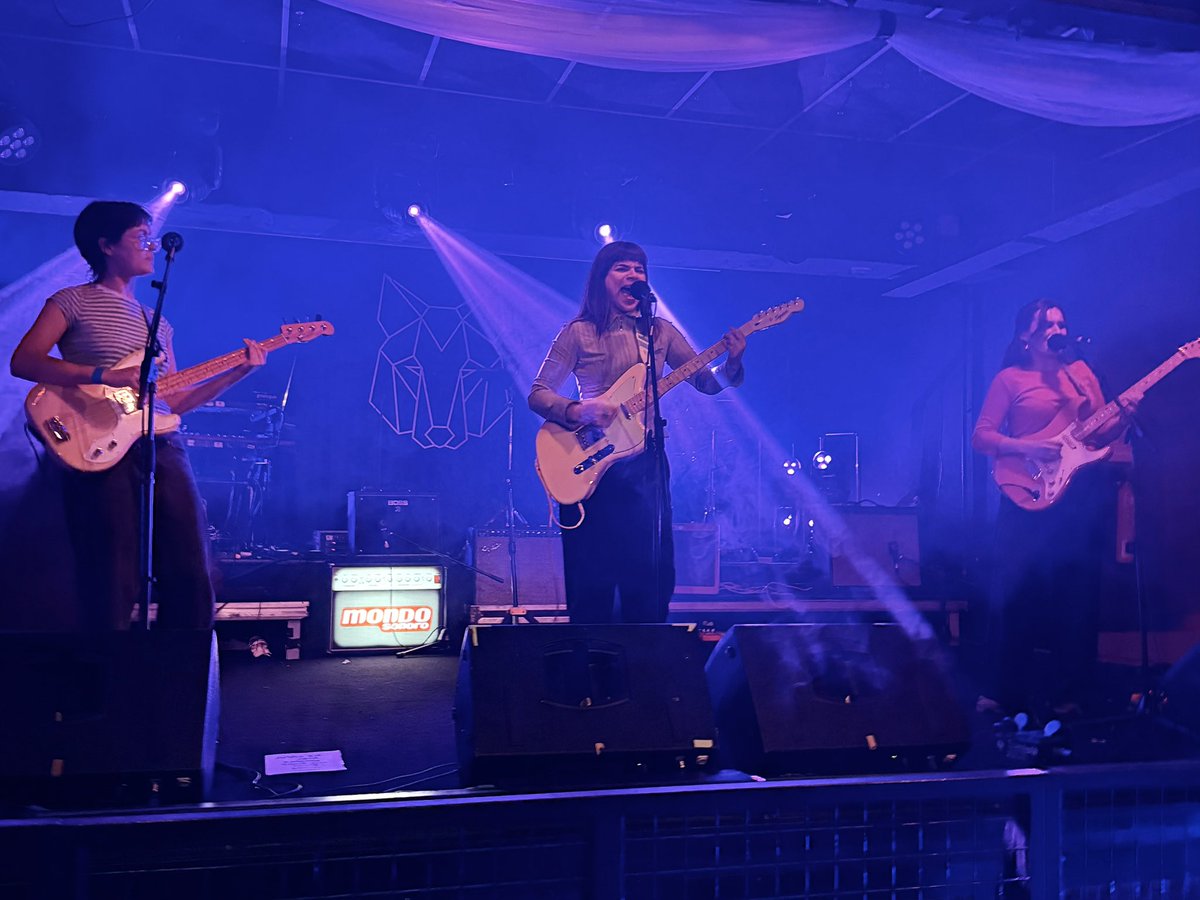 Popistant tweet media