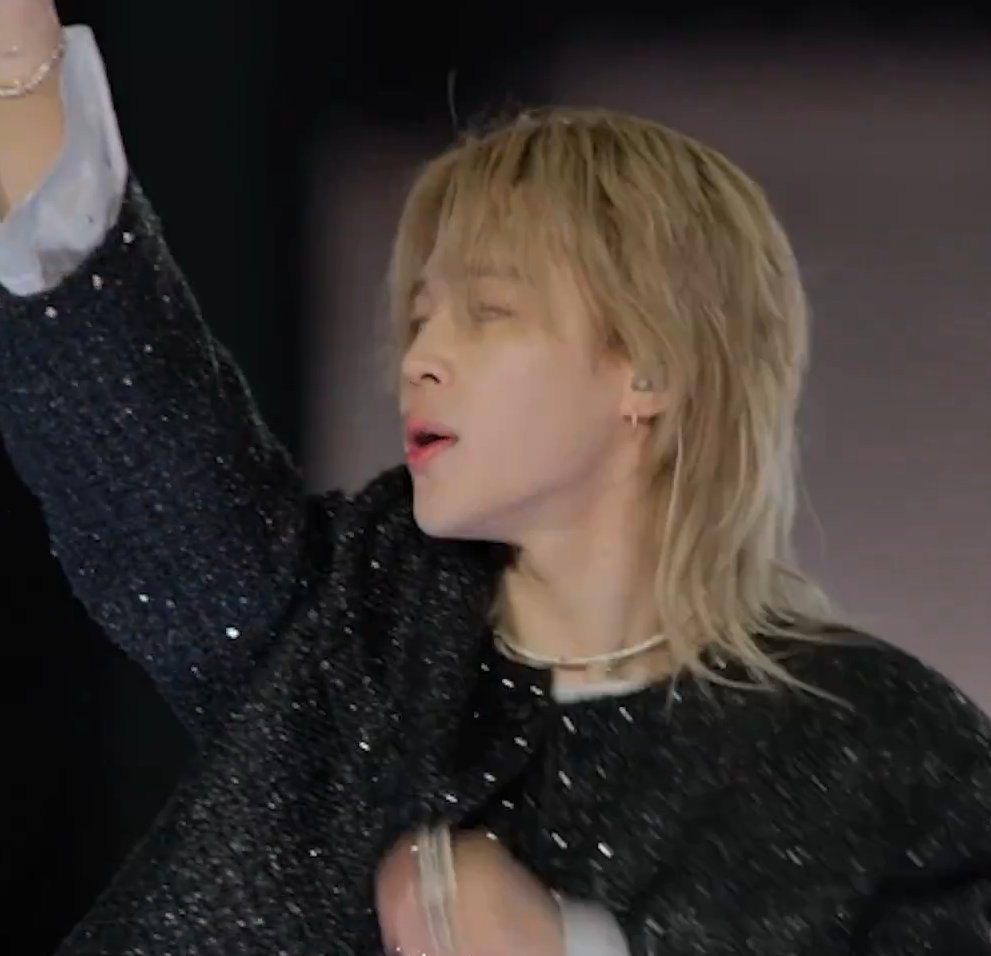 About Music tweet media