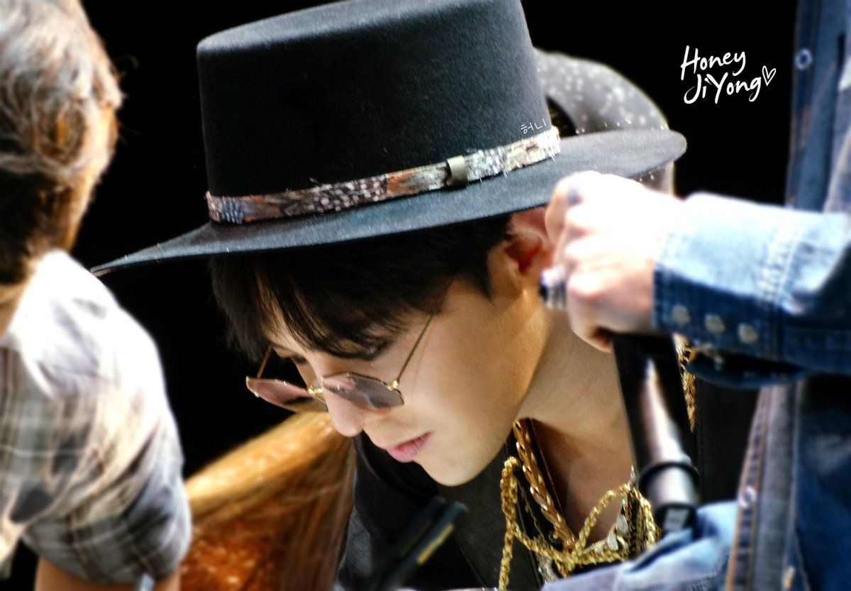 허니지용♡ tweet media