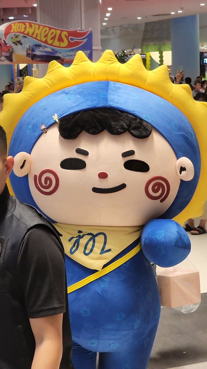 นั่น..... จัมโม่หรอลูก 55555555555555555555555555
#bbillkin #jummo