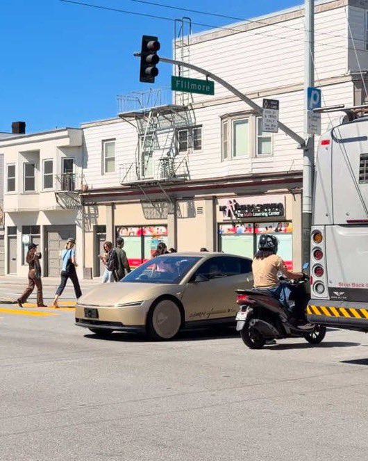 TeslaZoa tweet media