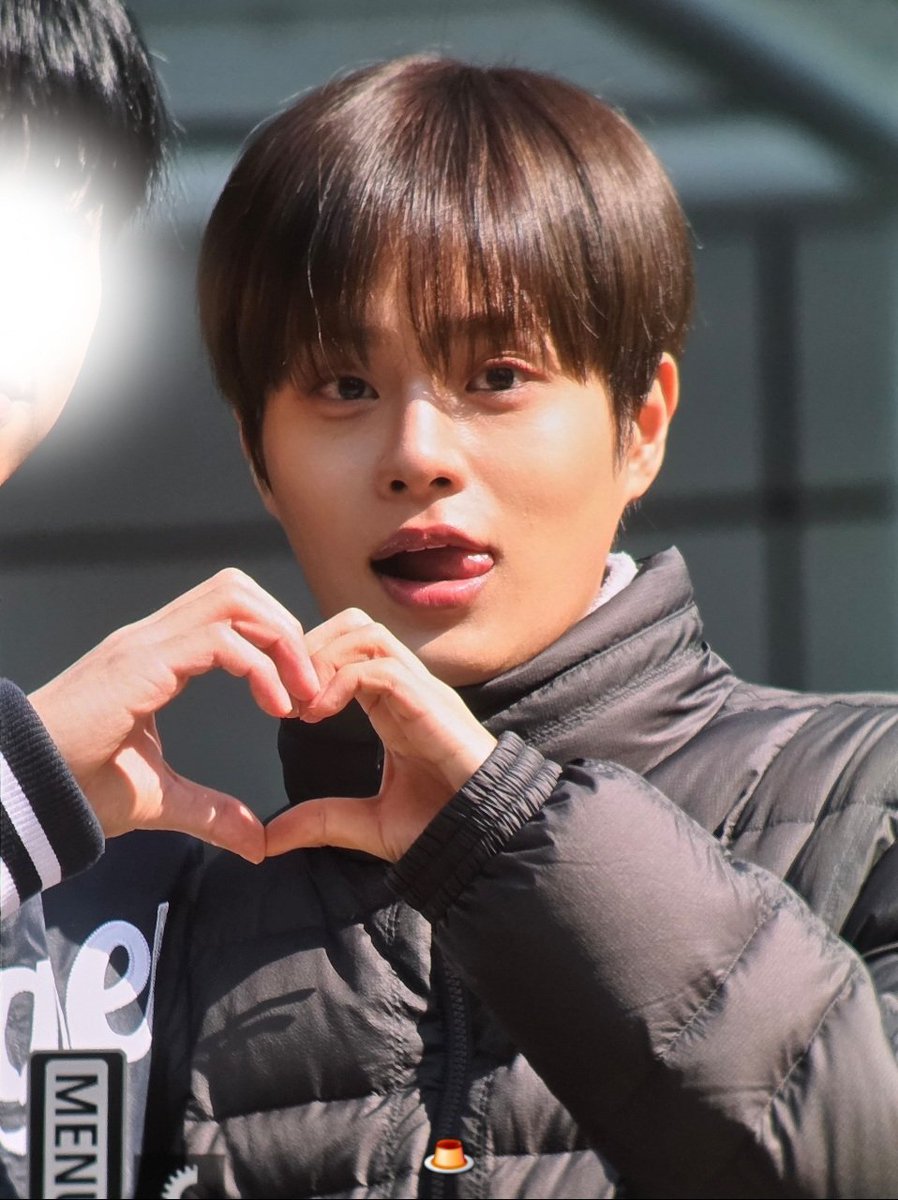 𝙱𝙸𝚃𝚃𝙴𝚁𝚂𝚆𝙴𝙴𝚃 tweet media