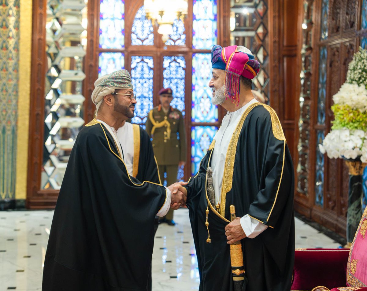 عيسى بن علي المُـــلا-Media tweet media