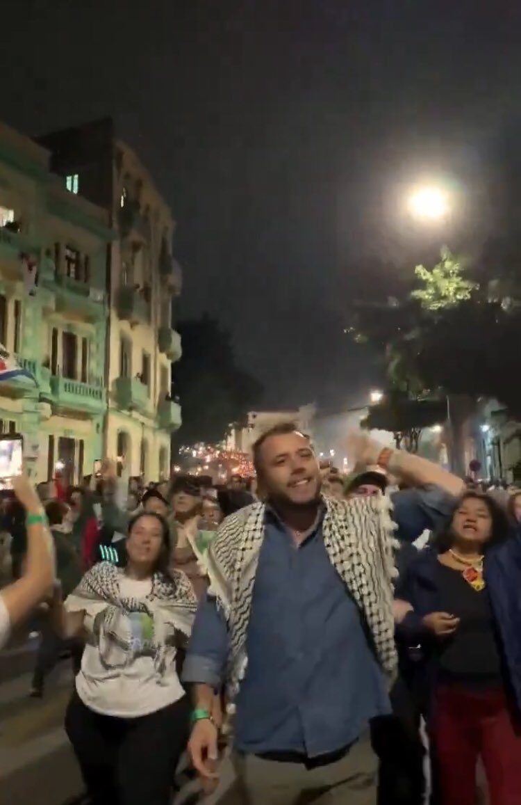 helena sampaio tweet media