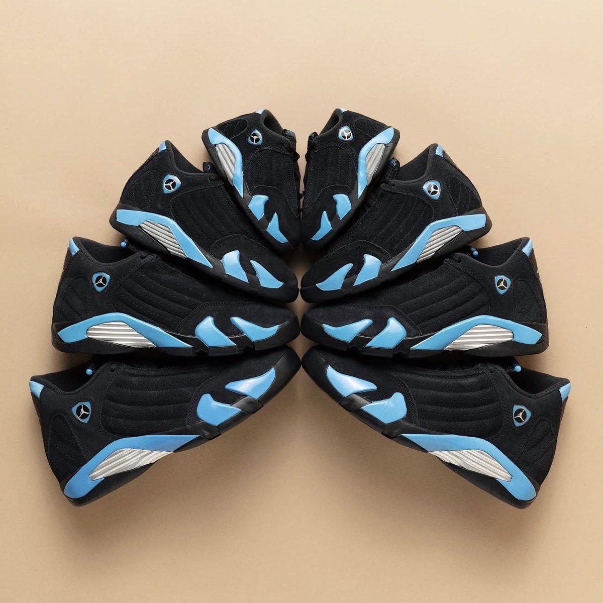 SNKR_TWITR tweet media