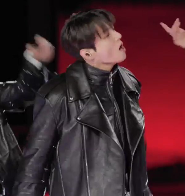 About Music tweet media