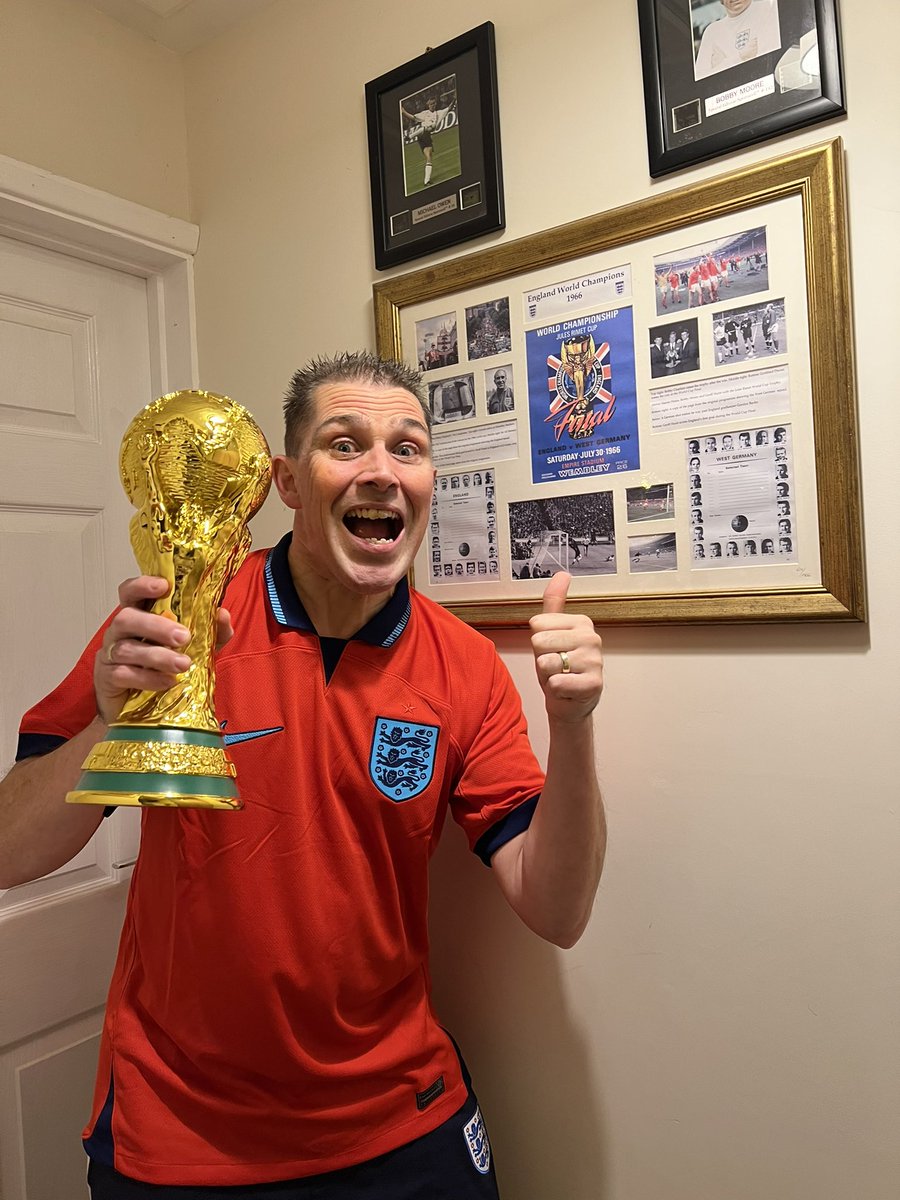 SIMONKNUCKEY tweet media