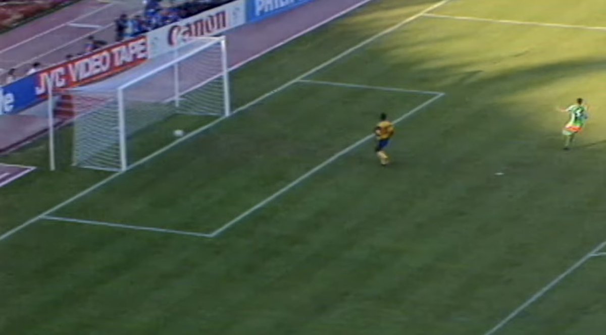 SIMONKNUCKEY tweet media