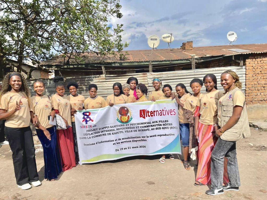 SofediOng's tweet photo. Session d'info et de sensibilisation à Kadutu !
Focus sur la santé reproductive et les services disponibles pour les déplacées internes, retournées et leurs familles d’accueil.

Les filles soleil sont formées pour être des paires éducatrices dans leur milieu de vie. 
#Humanitaire https://t.co/nF5LxQ5eeQ