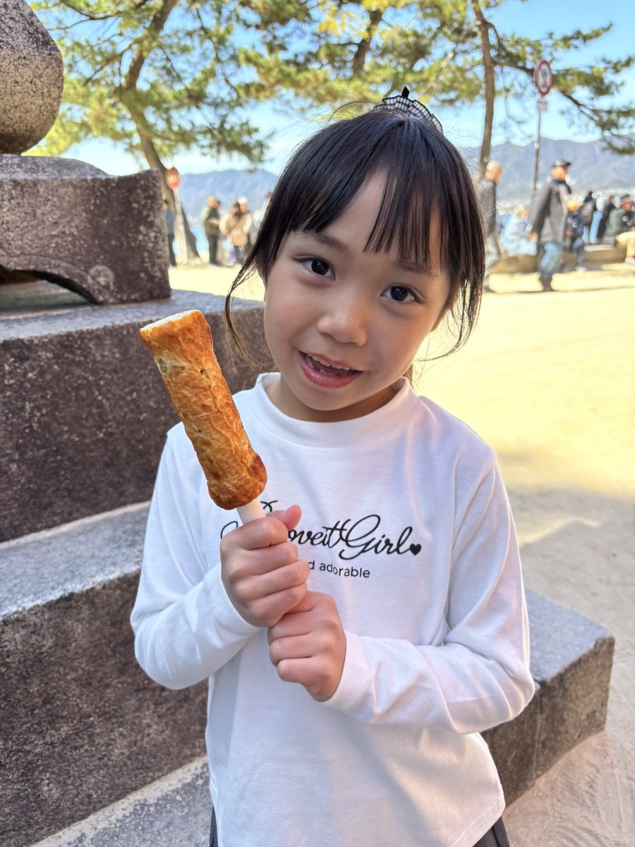 aiai__0224's tweet photo. 今日は午後からお姉ちゃんの
習い事付き添い〜

時間ありすぎて　駄菓子屋さんへ🍭

駄菓子屋さんって楽しすぎる🍪✨

#あいあい　#広島モデル撮影会
#topmodelschool https://t.co/aXB3xe2UlX