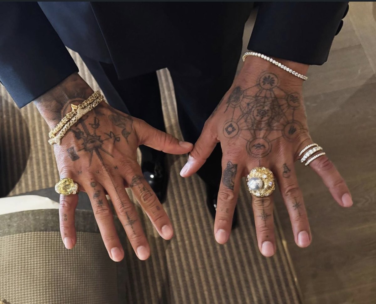 аlina🥂 tweet media