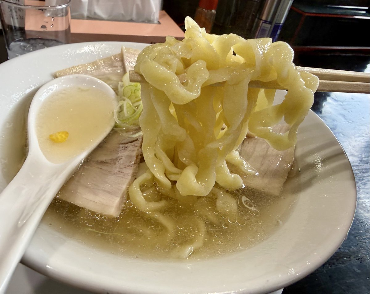 会津にラーメンを食べに行きました！うえんでさん！極太麺モチモチで、スープもスーッと飲み干したくなる美味さでした。