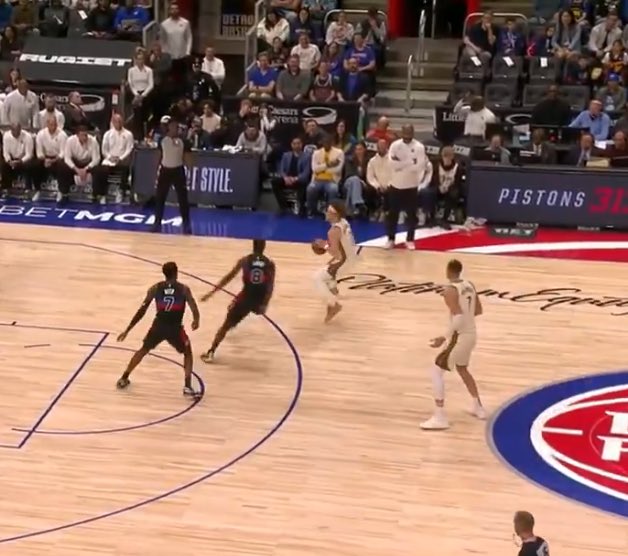 🟣🏀 Chris tweet media