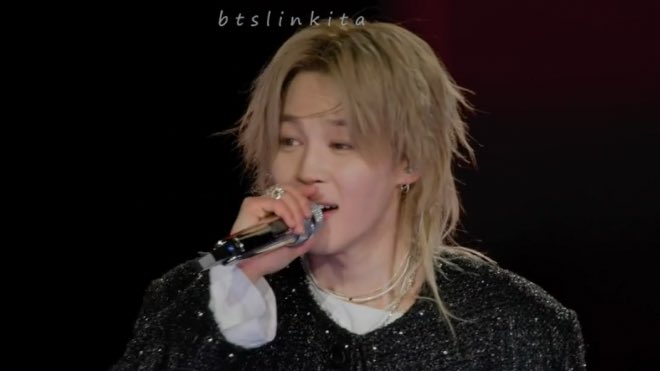 taesl0ver's tweet image. PARK JIMINS HAIR GOES ALL THE WAY BACK?????? THATS RAPUNZEL