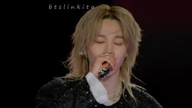 taesl0ver's tweet image. PARK JIMINS HAIR GOES ALL THE WAY BACK?????? THATS RAPUNZEL