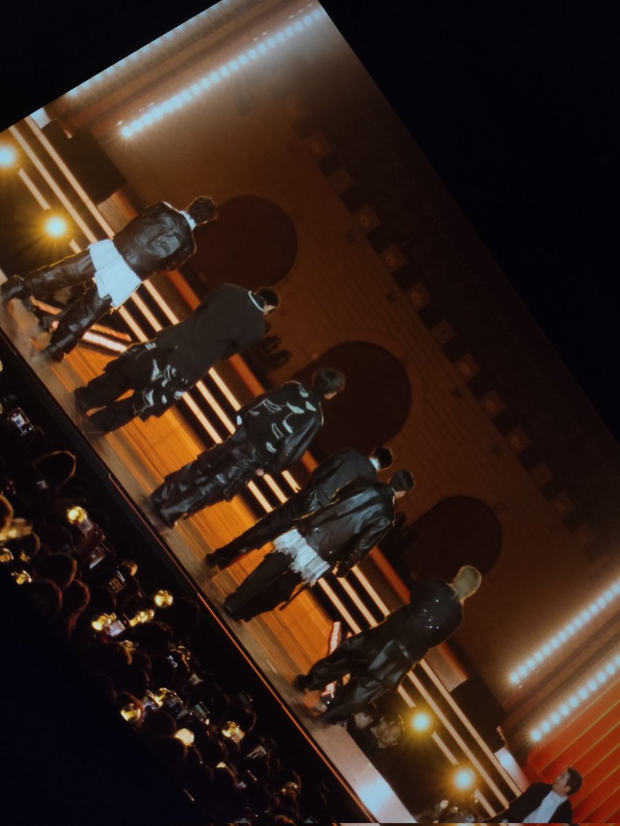 andyteamo tweet media